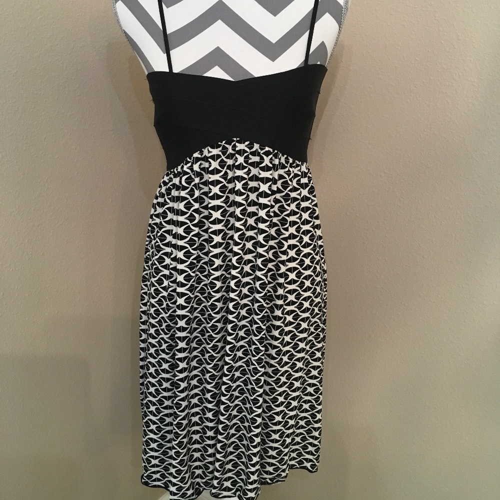 Max Studio Black White Printed Dress with Straps NWT Medium